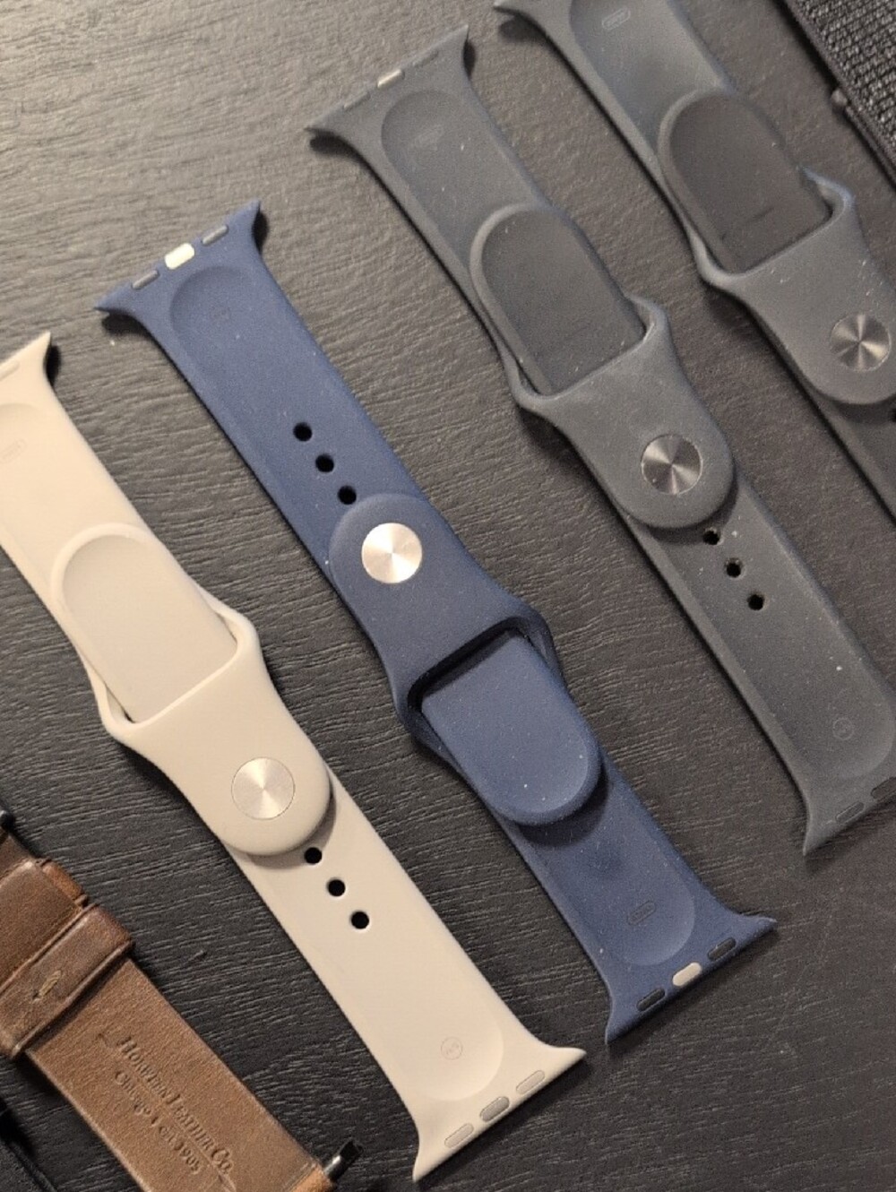 Nomad Interchangeable Watch Band Set in Black, Navy, Beige, Brown - Picture 9 of 10